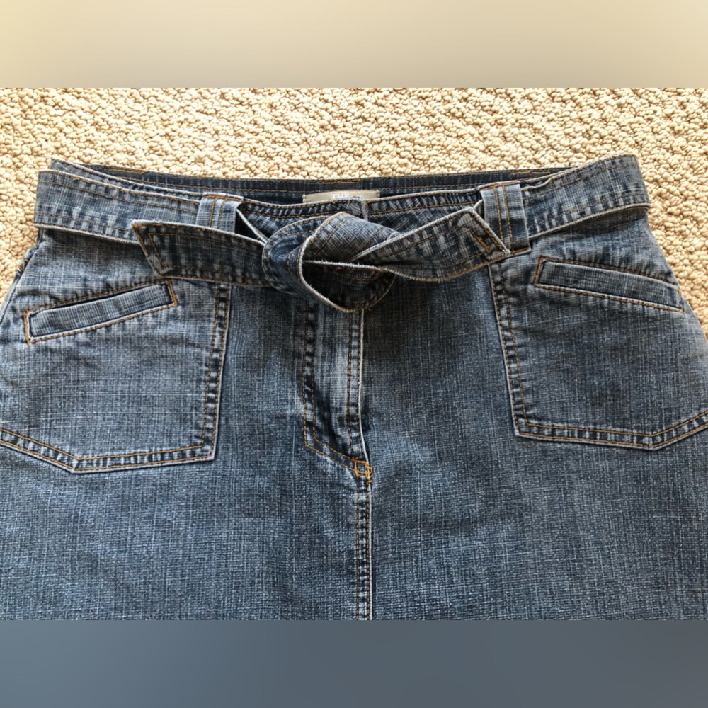Territory Ahead size 8 denim skirt. Tags were removed but it hasn’t been worn.